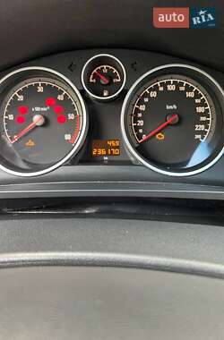 Мінівен Opel Zafira 2011 в 