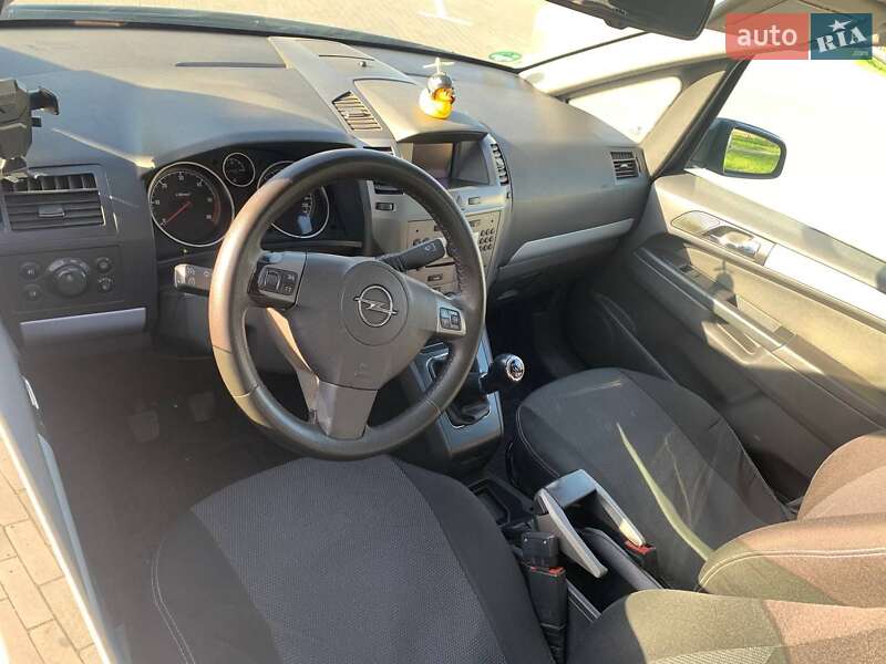 Минивэн Opel Zafira 2006 в Одессе