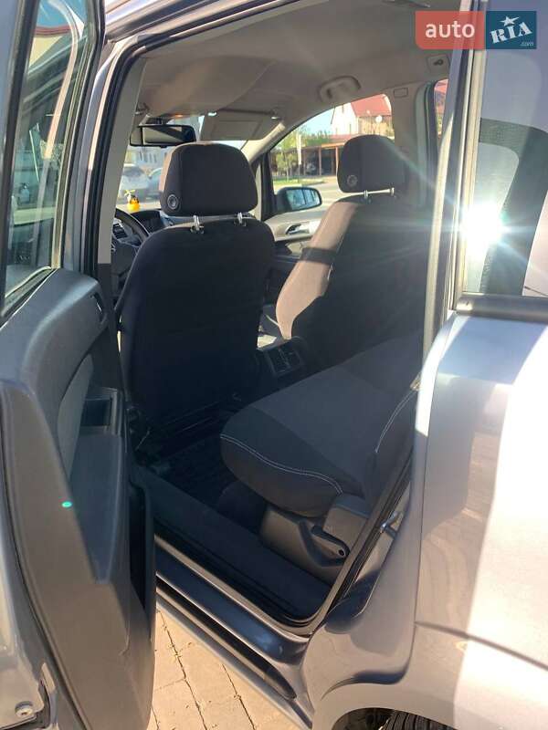 Минивэн Opel Zafira 2006 в Одессе