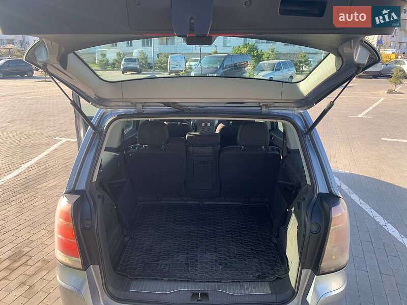 Минивэн Opel Zafira 2006 в Одессе