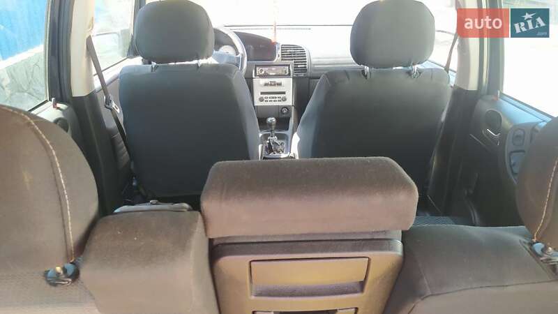 Мінівен Opel Zafira 2003 в Чорткові