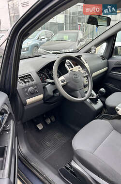 Минивэн Opel Zafira 2008 в 
