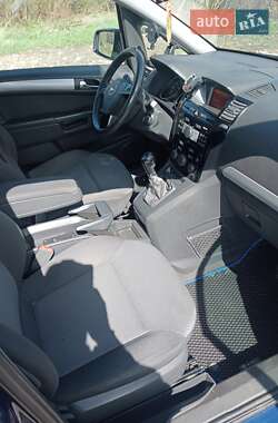 Минивэн Opel Zafira 2011 в 
