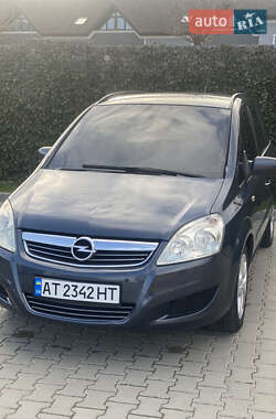 Минивэн Opel Zafira 2009 в 