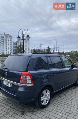 Минивэн Opel Zafira 2009 в 