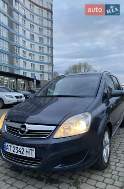 Минивэн Opel Zafira 2009 в 
