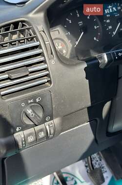 Минивэн Opel Zafira 2002 в 