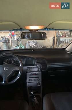 Минивэн Opel Zafira 2004 в 