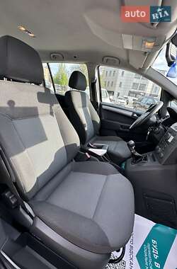 Минивэн Opel Zafira 2007 в 