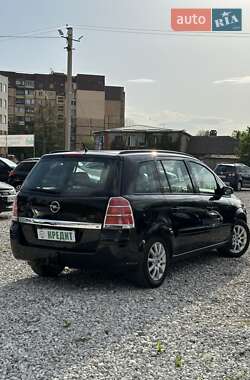 Минивэн Opel Zafira 2007 в 