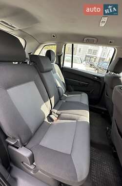Минивэн Opel Zafira 2007 в 