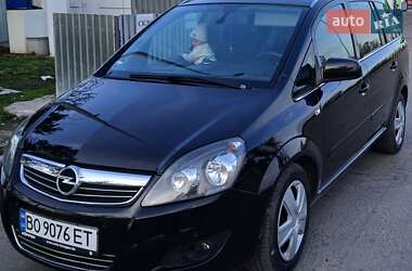 Минивэн Opel Zafira 2011 в 