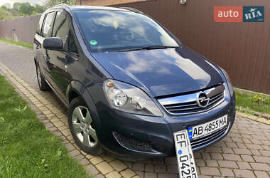Минивэн Opel Zafira 2010 в 