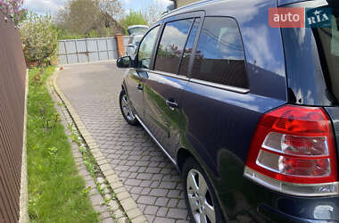 Минивэн Opel Zafira 2010 в 
