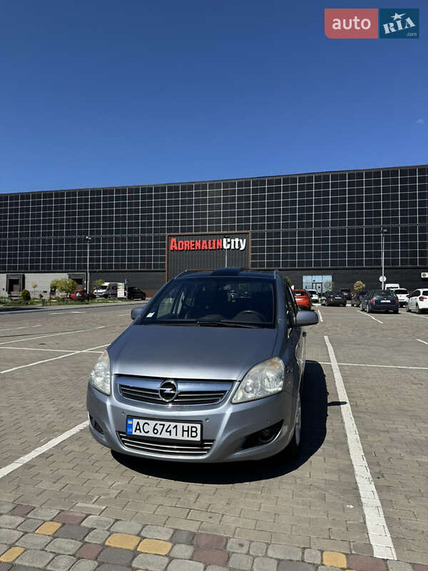 Мінівен Opel Zafira 2010 в 