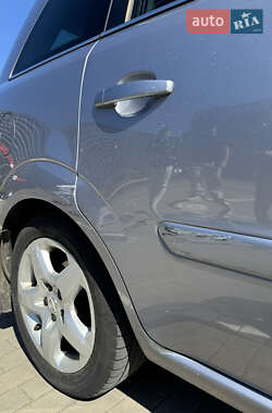Мінівен Opel Zafira 2010 в 