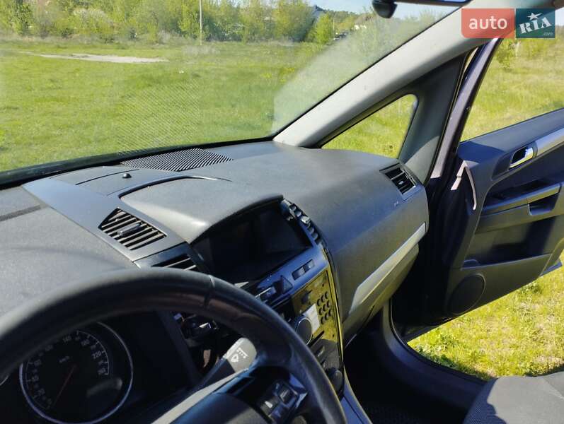 Минивэн Opel Zafira 2012 в Кременце фото 21 Минивэн Opel Zafira 2012 в Кременце