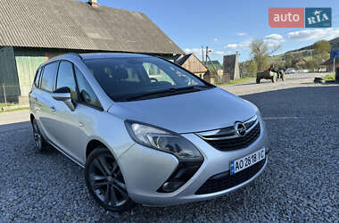 Минивэн Opel Zafira 2014 в 