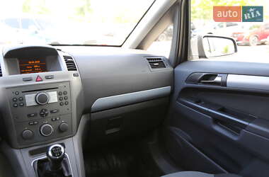 Минивэн Opel Zafira 2005 в 