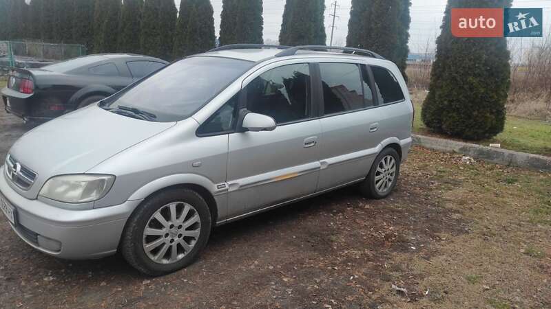 Минивэн Opel Zafira 2004 в Броварах