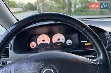 Минивэн Opel Zafira 2003 в 