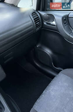 Минивэн Opel Zafira 2003 в 