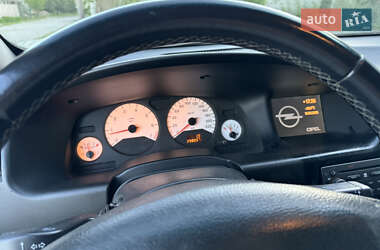 Минивэн Opel Zafira 2003 в 