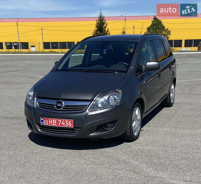 Минивэн Opel Zafira 2011 в 