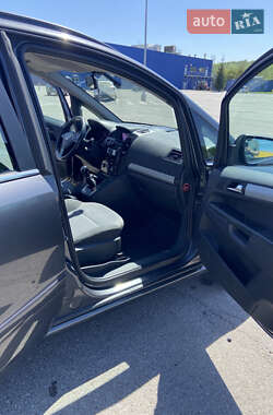 Минивэн Opel Zafira 2011 в 