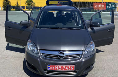 Минивэн Opel Zafira 2011 в 