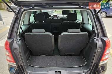 Минивэн Opel Zafira 2010 в 