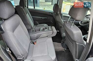 Минивэн Opel Zafira 2010 в 