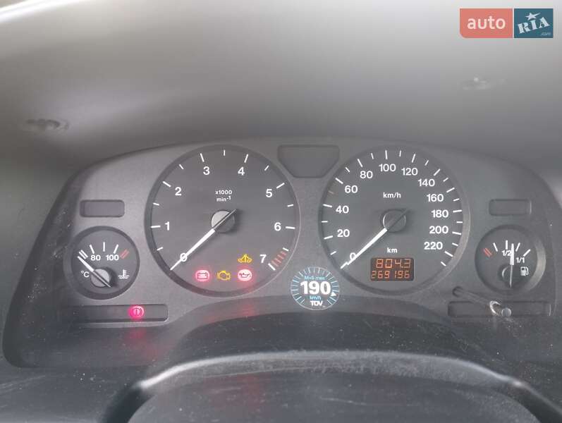 Минивэн Opel Zafira 2002 в Долине