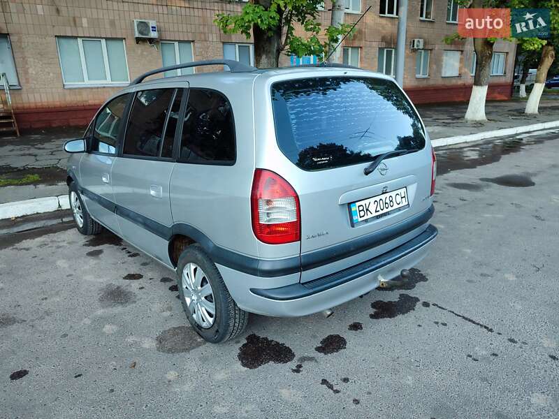 Мінівен Opel Zafira 2003 в Рівному