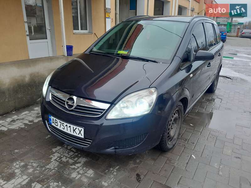 Минивэн Opel Zafira 2008 в 