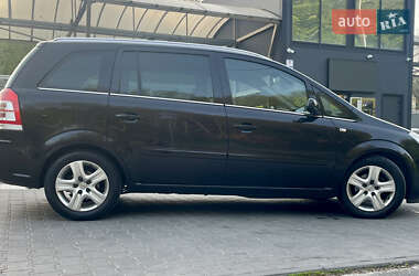 Минивэн Opel Zafira 2009 в 