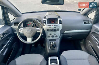 Минивэн Opel Zafira 2009 в 