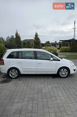 Минивэн Opel Zafira 2008 в 