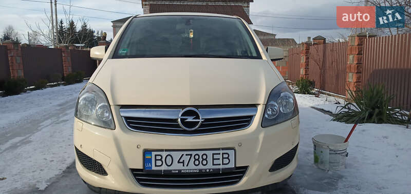 Минивэн Opel Zafira 2012 в Кременце
