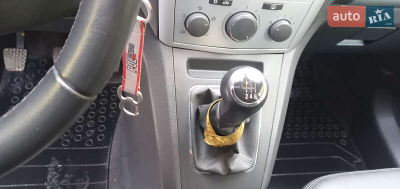 Минивэн Opel Zafira 2012 в Кременце