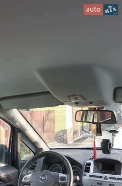 Мінівен Opel Zafira 2012 в 