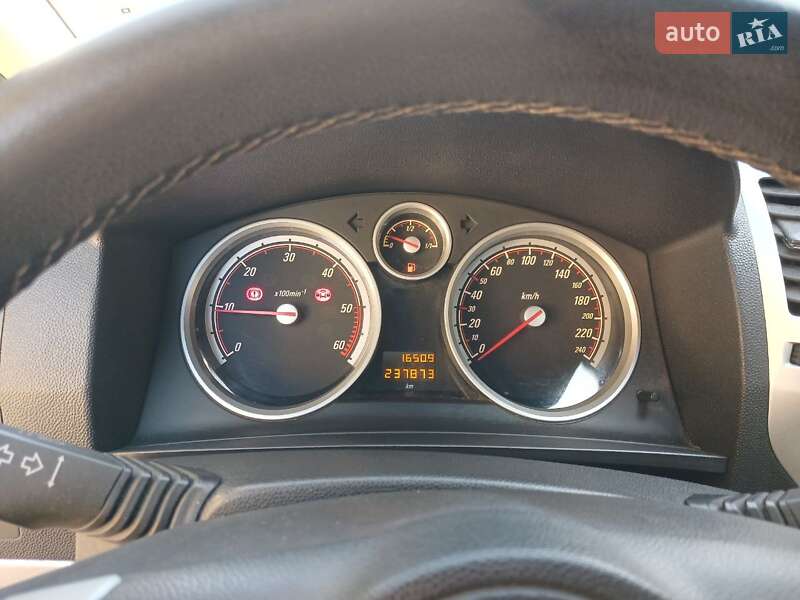 Минивэн Opel Zafira 2011 в Львове фото 2 Минивэн Opel Zafira 2011 в Львове