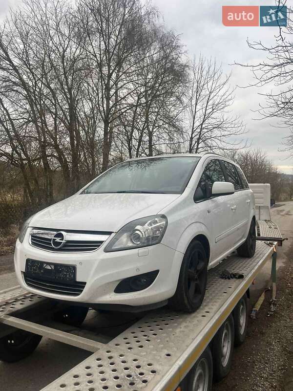 Минивэн Opel Zafira 2011 в Нововолынске