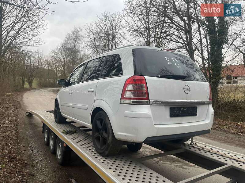 Минивэн Opel Zafira 2011 в Нововолынске