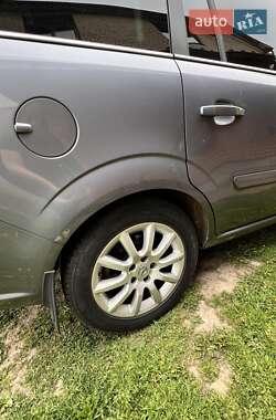 Минивэн Opel Zafira 2007 в Львове