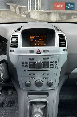 Минивэн Opel Zafira 2009 в 