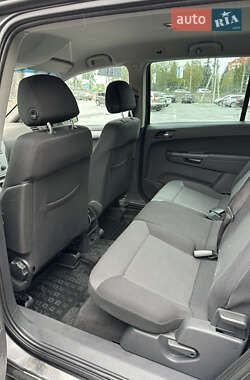 Минивэн Opel Zafira 2009 в 