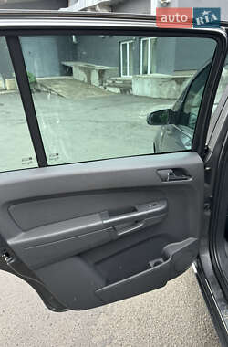 Минивэн Opel Zafira 2009 в 