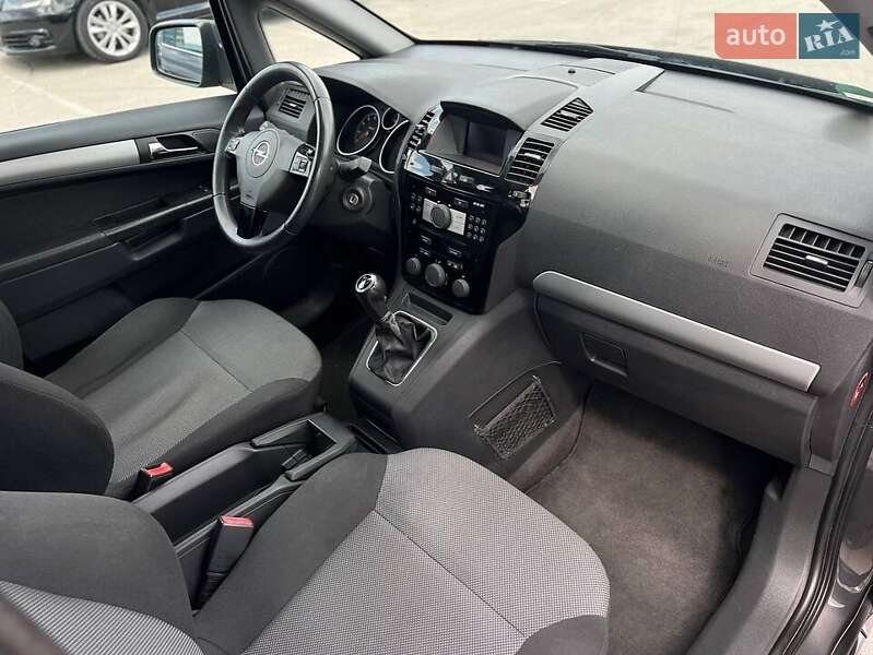 Минивэн Opel Zafira 2011 в Запорожье