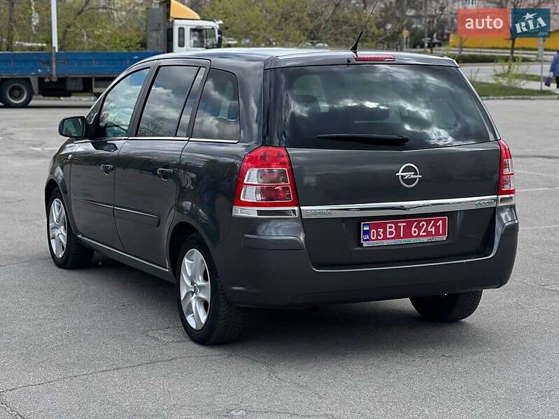 Минивэн Opel Zafira 2011 в Запорожье